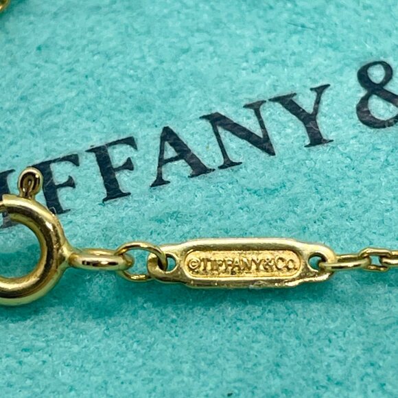 Tiffany & Co. T Smile Medium Pendant in Yellow Gold with Diamonds - Picture 8 of 11